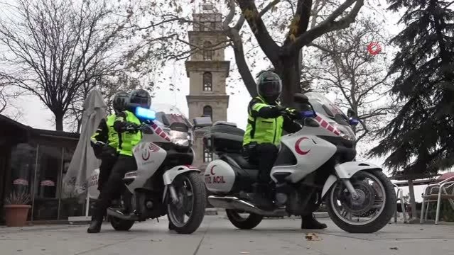Motosikletli 112 ekipleri hayat kurtarıyor