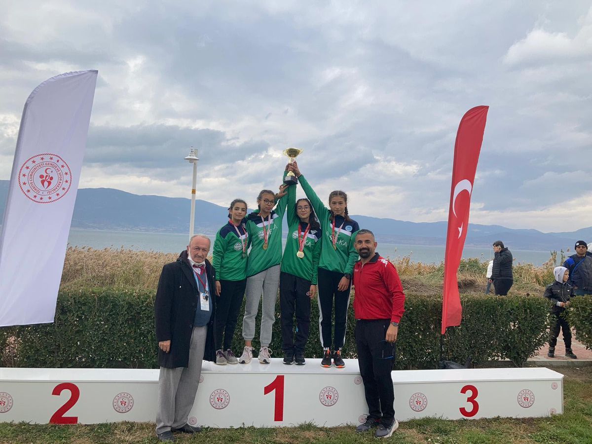 Odunpazarıspor Burdur\'dan kupa ile döndü