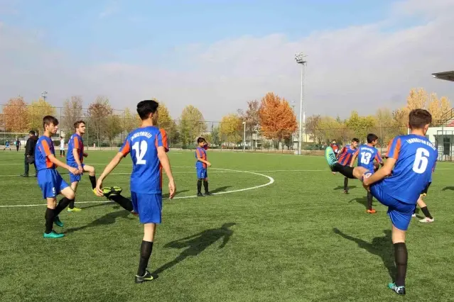 Okul sporları faaliyet programında 26 branş, 250 kategori ve 10 bin sporcu mücadele edecek