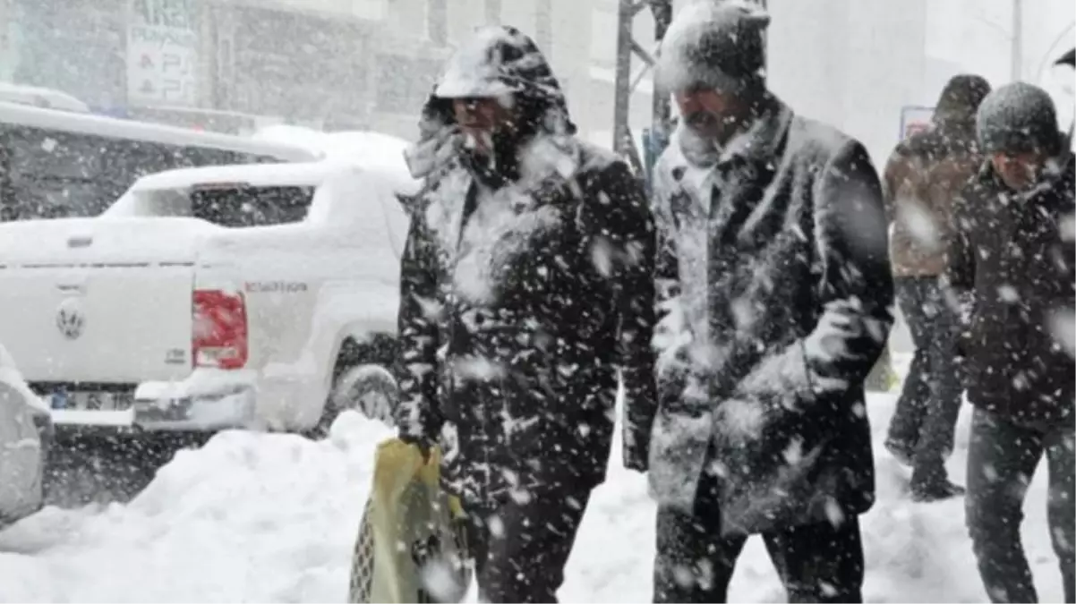 Meteoroloji uyardı! Sıcaklıkların 12 derece birden düşeceği 2 bölgede kar yağışı bekleniyor