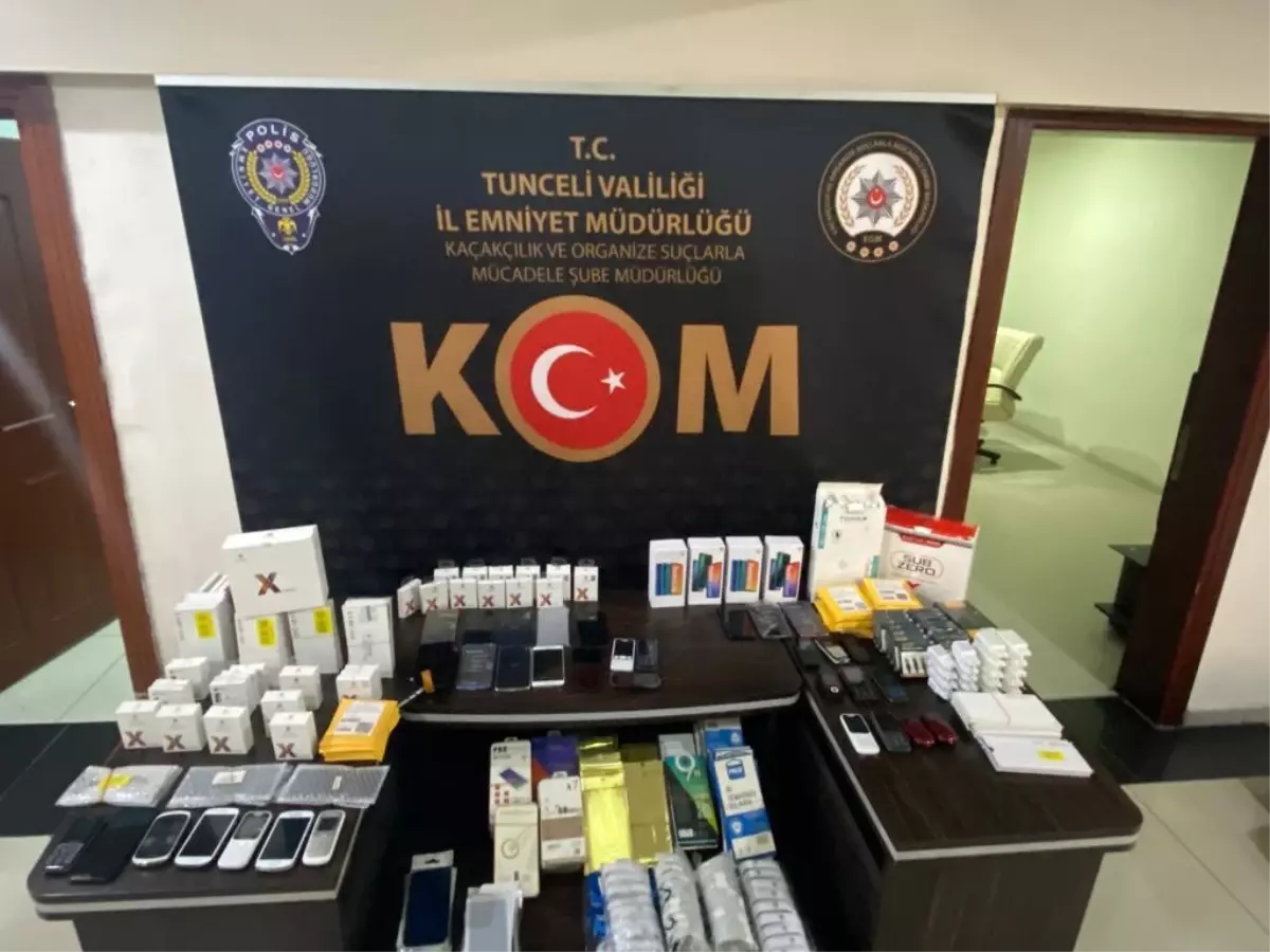 Tunceli\'de cep telefonu kaçakçılığı iddiasıyla 4 kişi gözaltına alındı