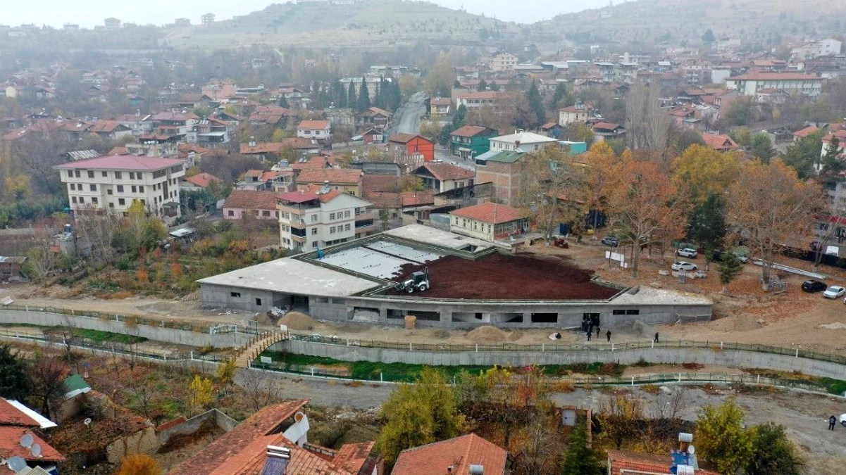 Yeşilyurt güreş sahası inşaatı hızla ilerliyor