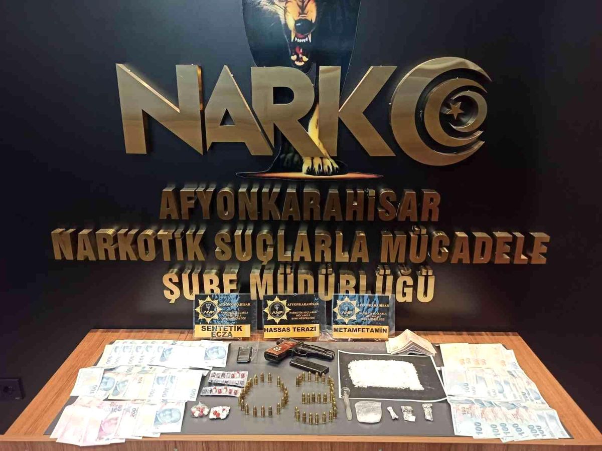 Son dakika haberleri... Afyonkarahisar\'da torbacılara yönelik operasyon: 3 gözaltı
