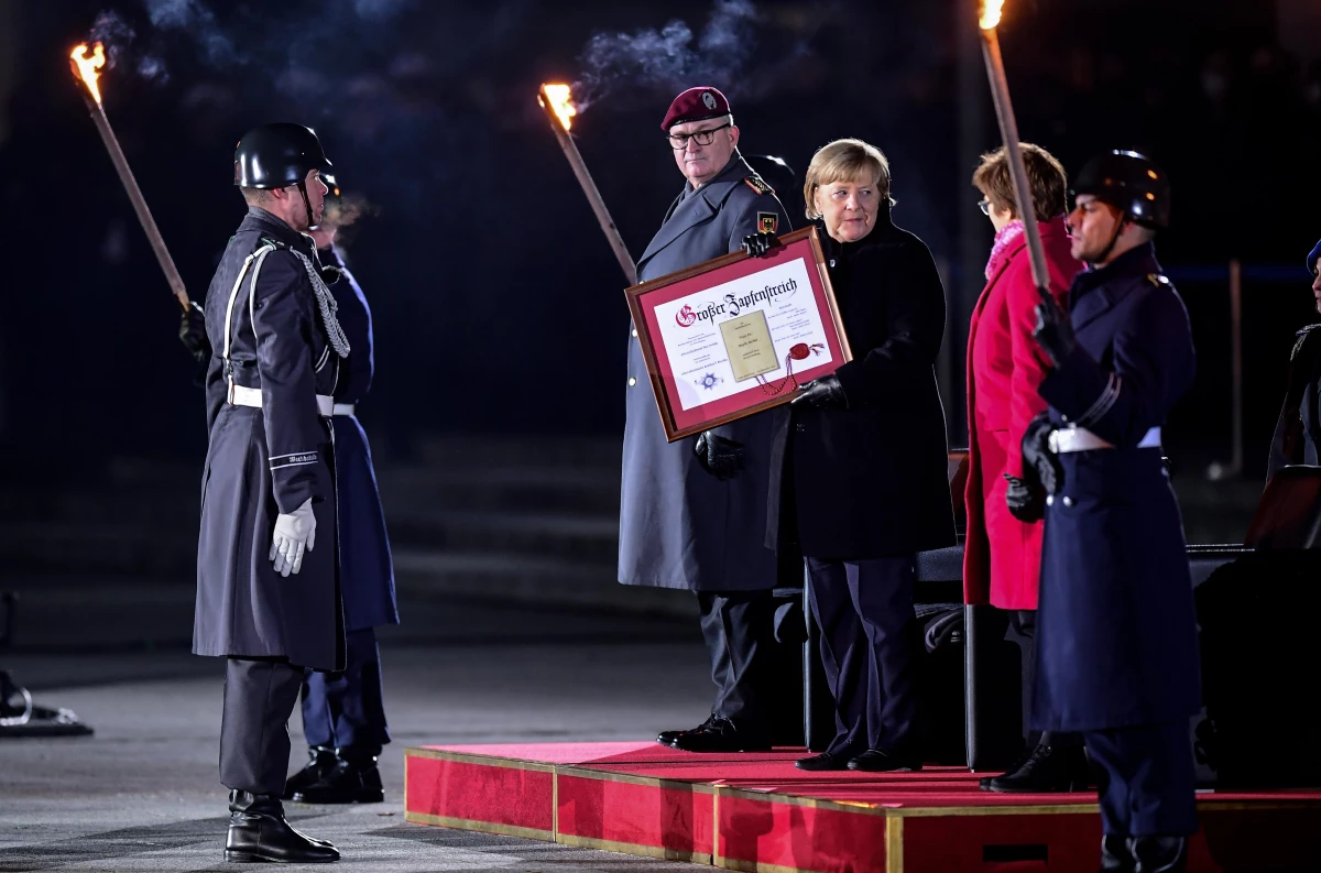 Son dakika haber | Almanya Başbakanı Merkel için askeri veda töreni düzenlendi