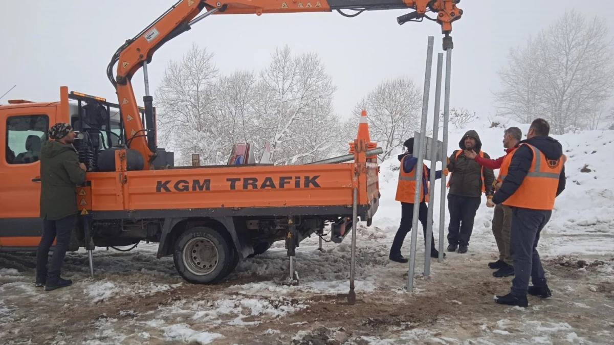 Artvin-Ardanuç-Ardahan karayolu kar nedeniyle ulaşıma kapandı