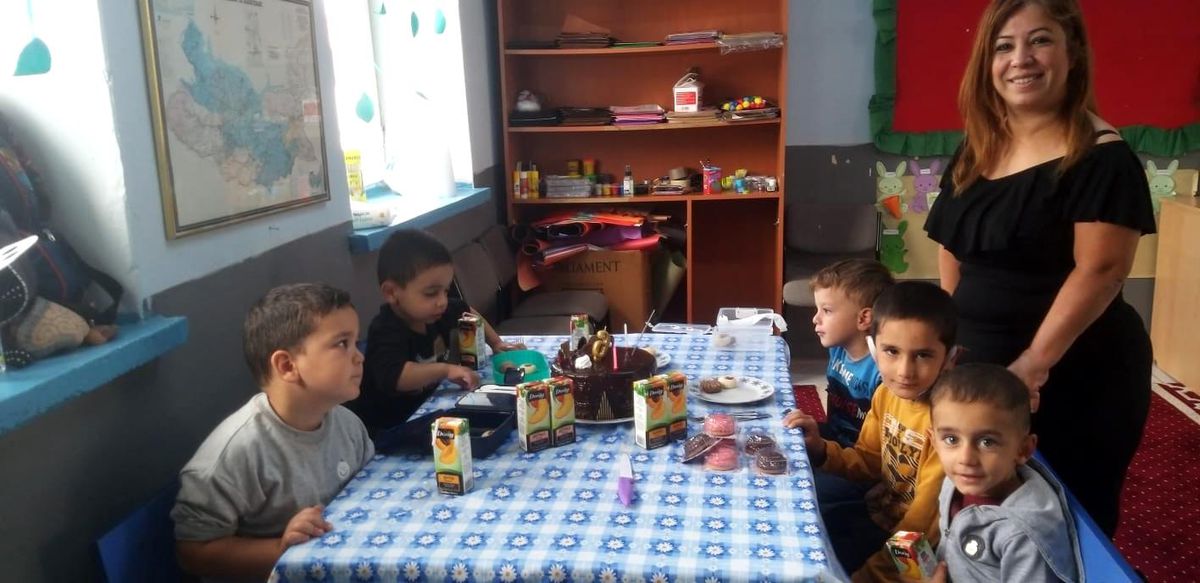 Azmin ismi Yeşim öğretmen: Engelleri aştı, 3 üniversite bitirdi 2\'sine devam ediyor