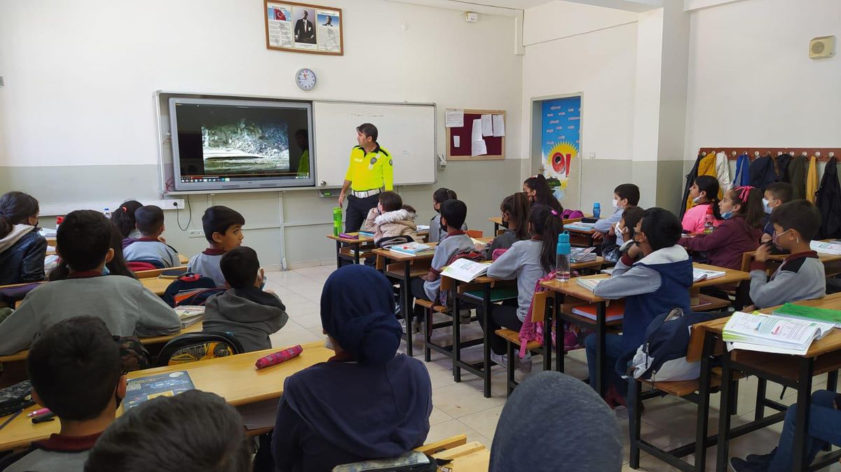 Bingöl\'de 2 bin 500 öğrenciye trafik eğitimi verildi