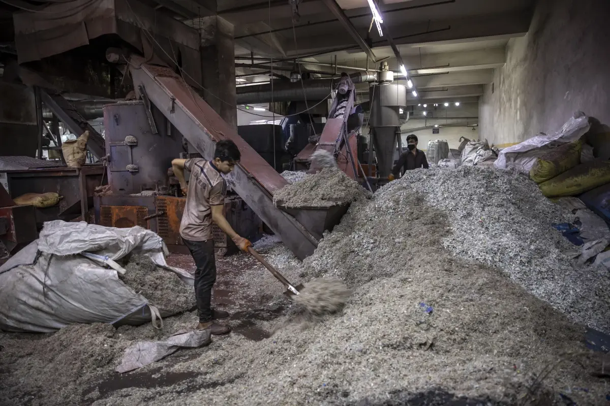 Çöpteki plastik atıkların geri dönüşüm yolculuğu