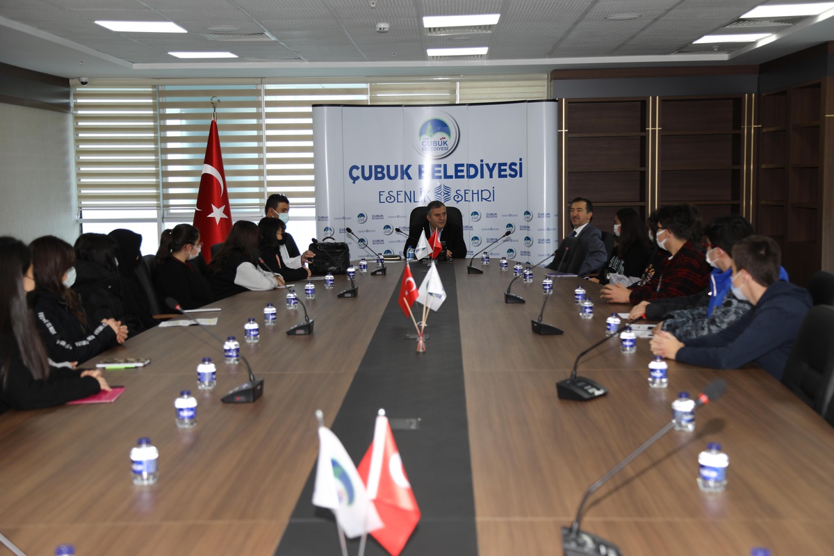 Çubuk Belediye Başkanı, İstanbul gezisinden dönen fen lisesi öğrencileriyle görüştü
