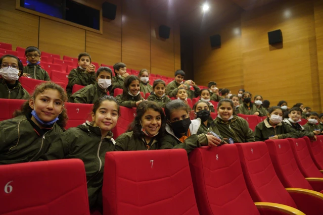 Son dakika! Diyarbakır'da 1200 çocuk tiyatro ile buluşturuldu