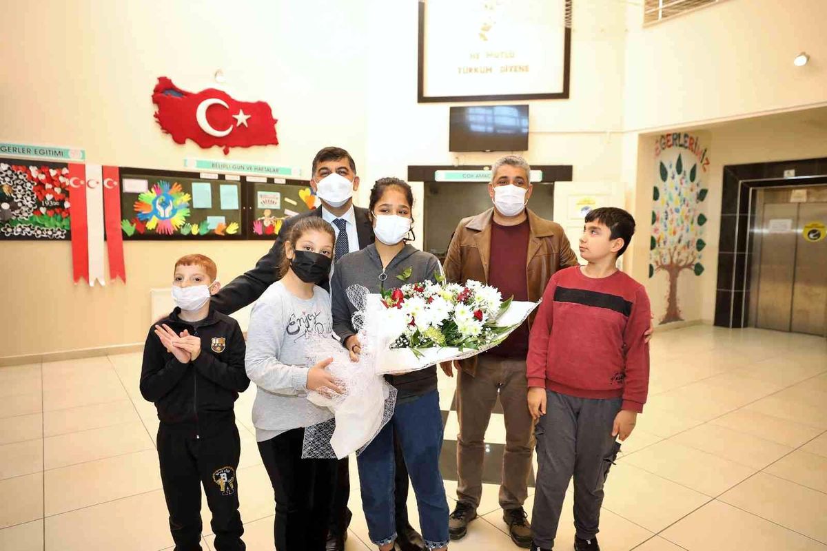 Fadıloğlu, engelsiz çocuklarla yakından ilgilendi