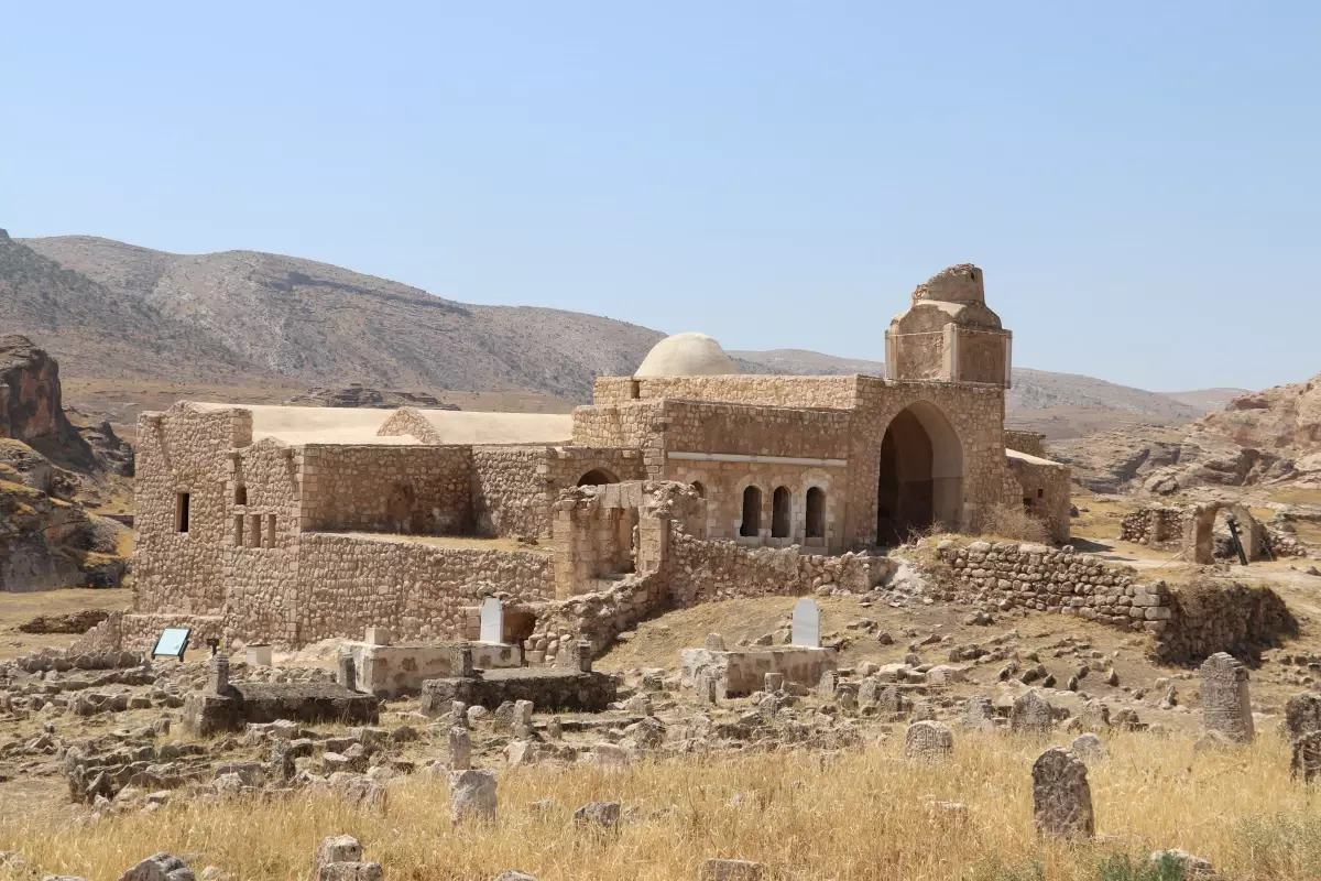 Hasankeyf Kalesi yeniden turizme açıldı