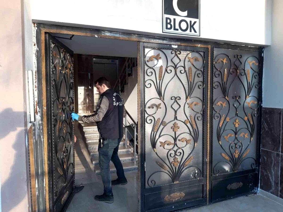 Hırsızlık için girdiği ikamette yakalandı