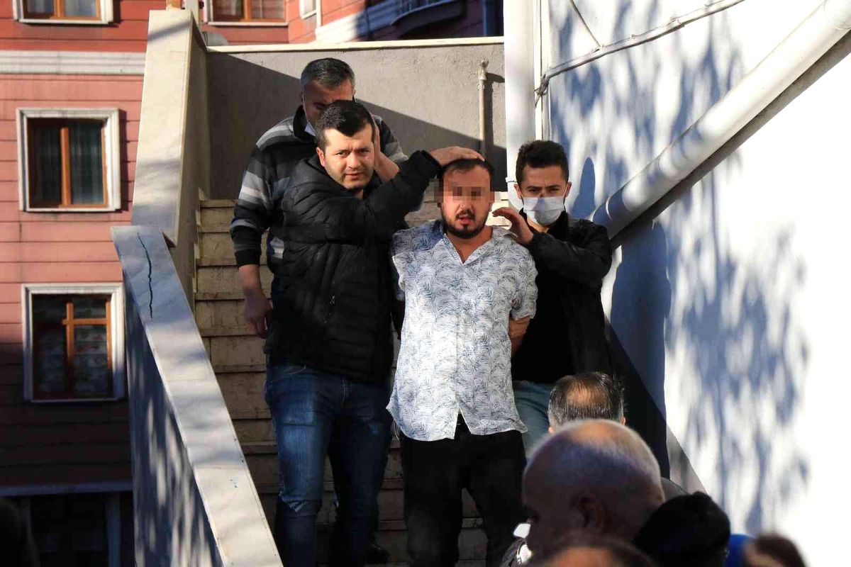 İngilizce öğretmeni kendini eve kilitleyip, ekipleri seferber etti