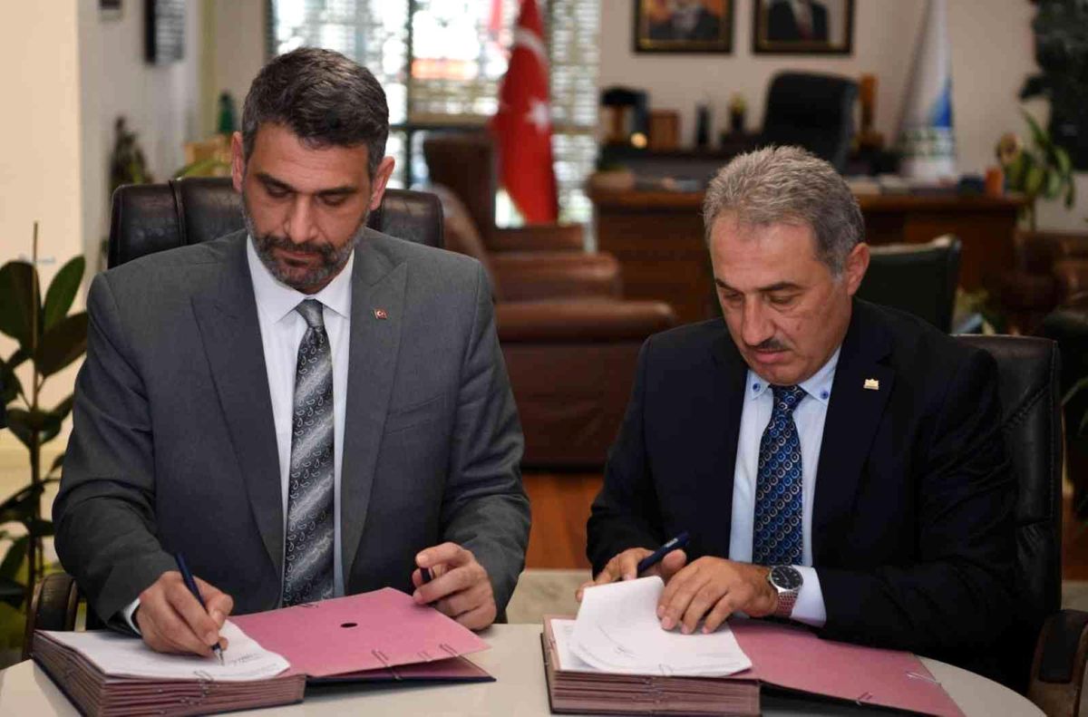 Kartepe Belediyesi\'nde sosyal denge sözleşmesi imzalandı