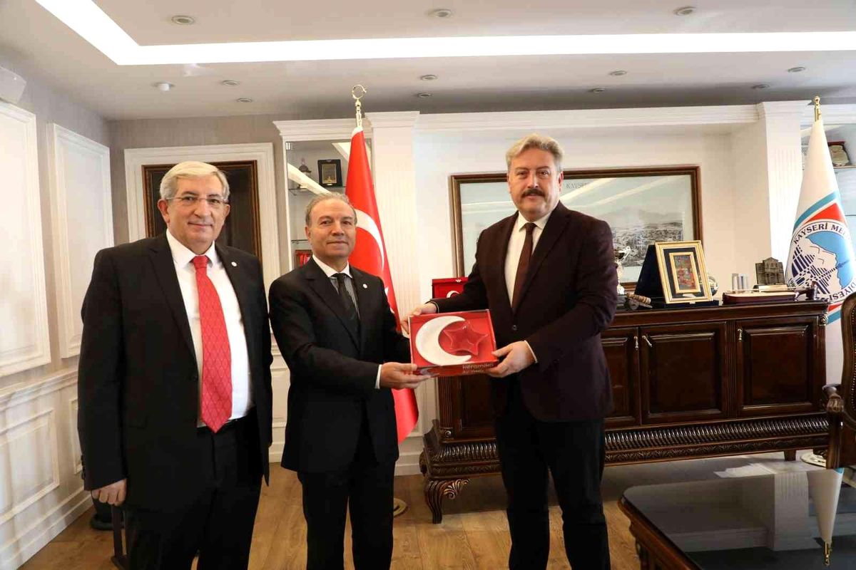 Kızılay\'dan Başkan Palancıoğlu\'na ziyaret