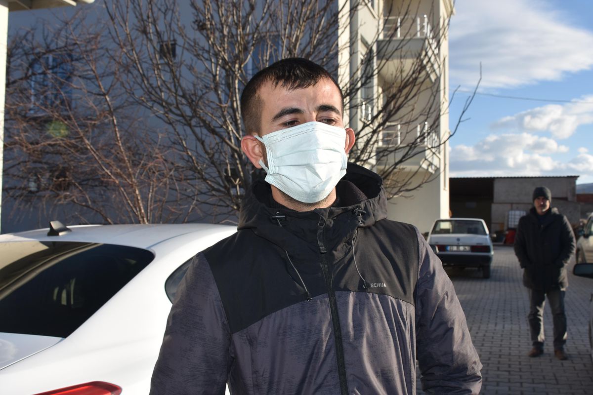 Kovid-19'dan ölen hemşirenin acılı eşi ve babasından 'aşı olun' çağrısı