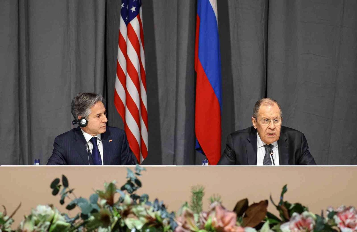 Lavrov ve Blinken Stockholm\'de bir araya geldi
