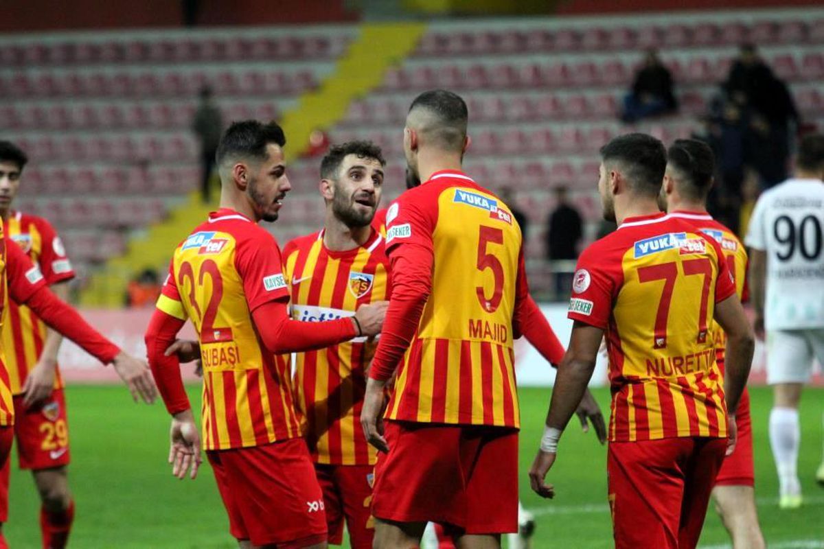 Majid Hosseini golle tanıştı