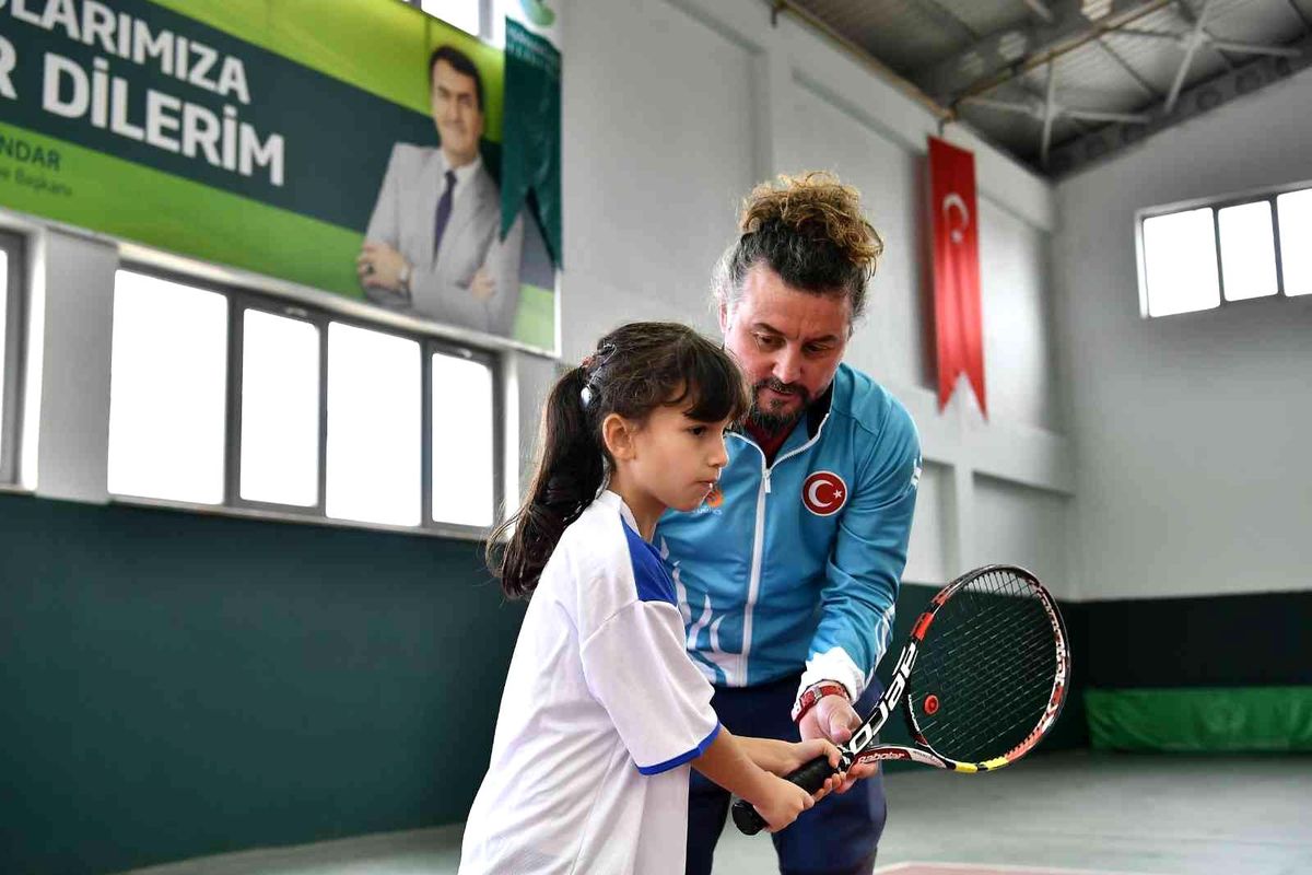 Osmangazi'de engeller tenis ile aşılıyor