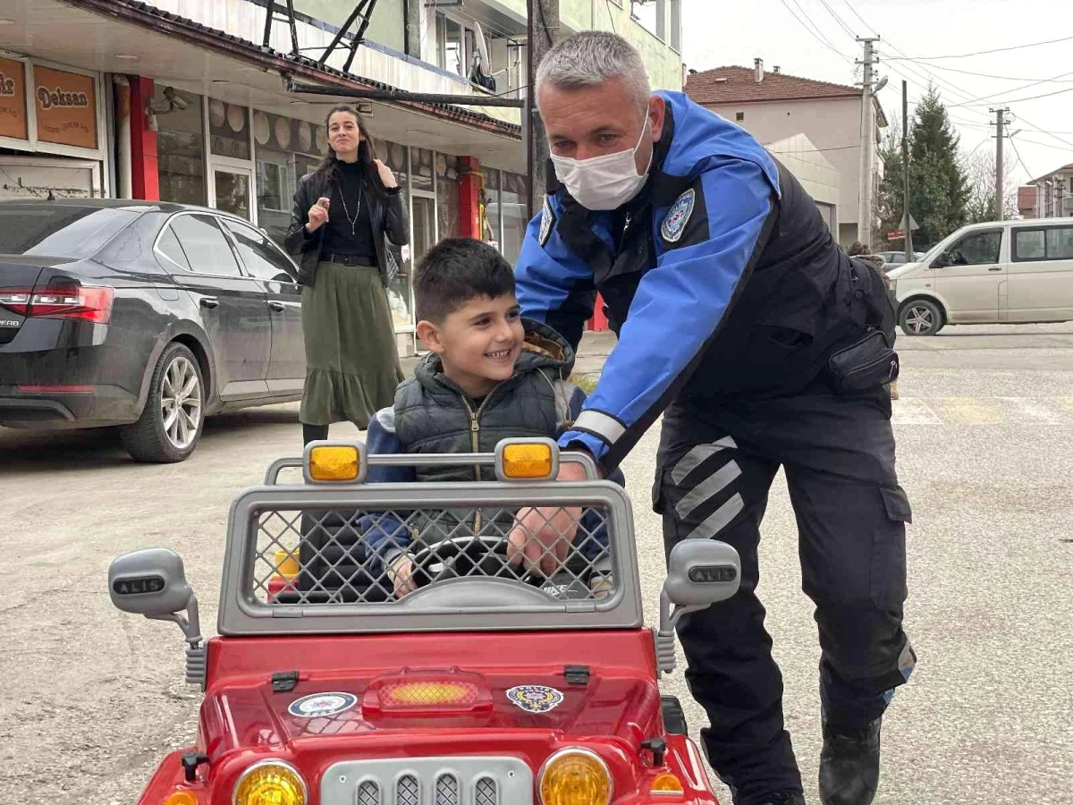 Özel öğrencilere trafik eğitimi uygulamalı verildi