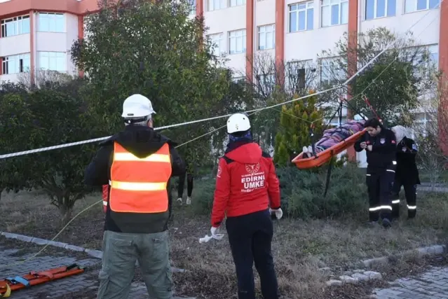 Trakya Üniversitesinde deprem tatbikatı etkiledi