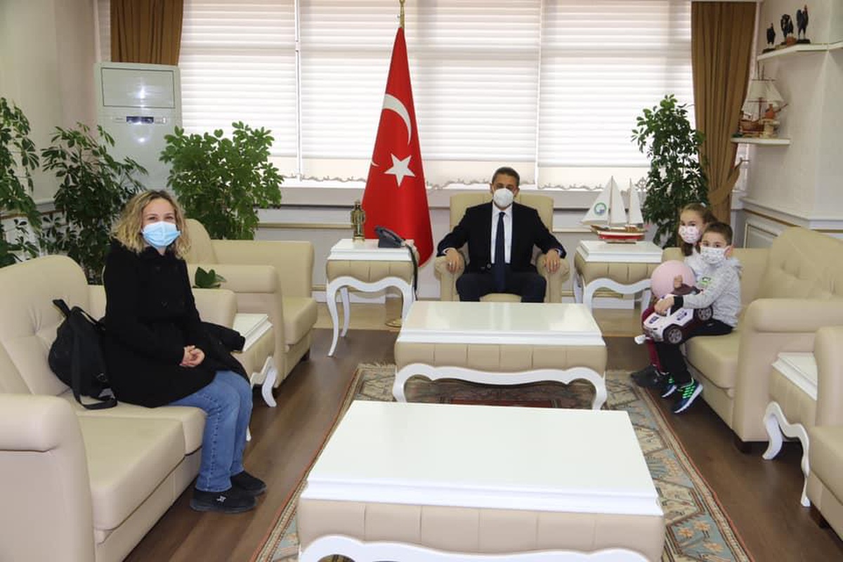 Vali Karaömeroğlu, vali olmak isteyen öğrenciyi makamında misafir etti
