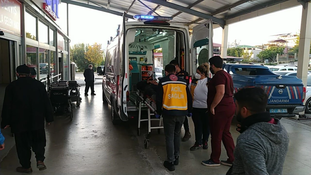 Adana\'da kamyonet ile motosikletin çarpışması sonucu 1 kişi yaralandı