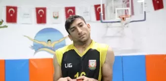 ŞANLIURFA - Ailesinden gizli başladığı basketbol, engelli Abdullah'ın hayatını değiştirdi