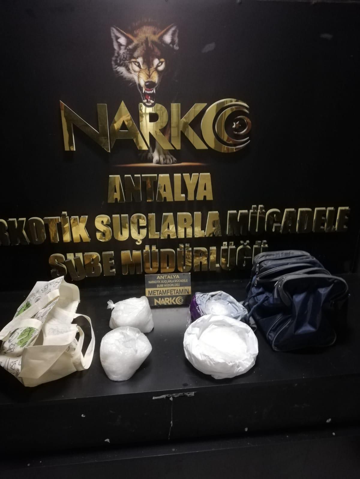 Antalya\'da uyuşturucu operasyonunda 4 şüpheli yakalandı