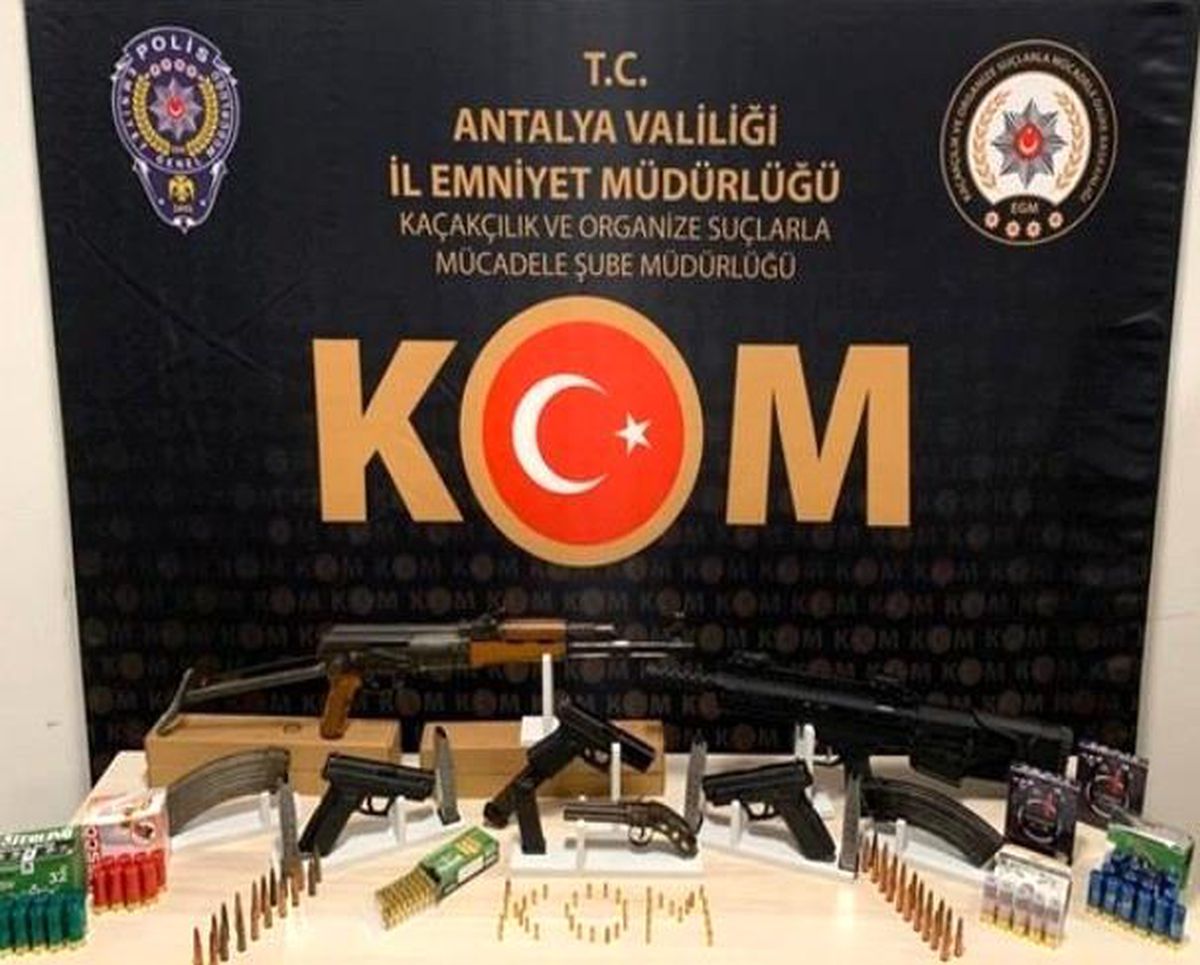 Son dakika haberi! Antalya\'da yasadışı silah ticareti operasyonu: 4 gözaltı