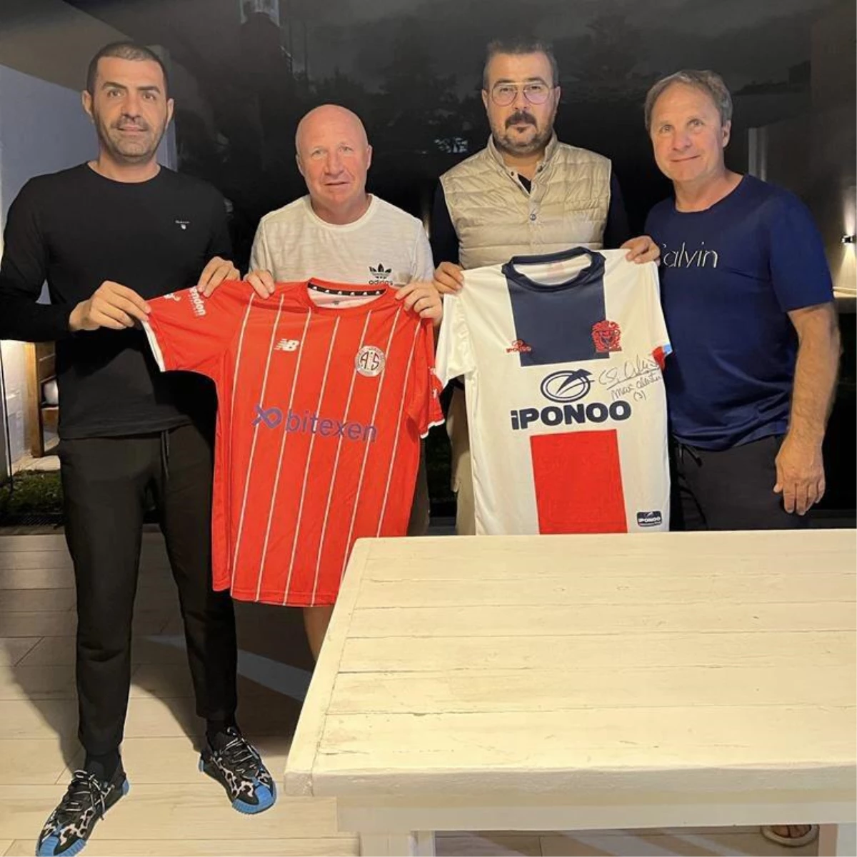 Antalyaspor Kulübü Başkanı Aziz Çetin\'den Arjantin kulübüne iş birliği ziyareti