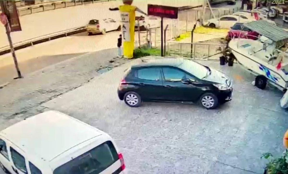 Avcılar\'da balon maskotu bıçakladılar