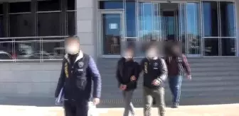 Bankada parayı çeken dolandırıcılar suçüstü yakalandı