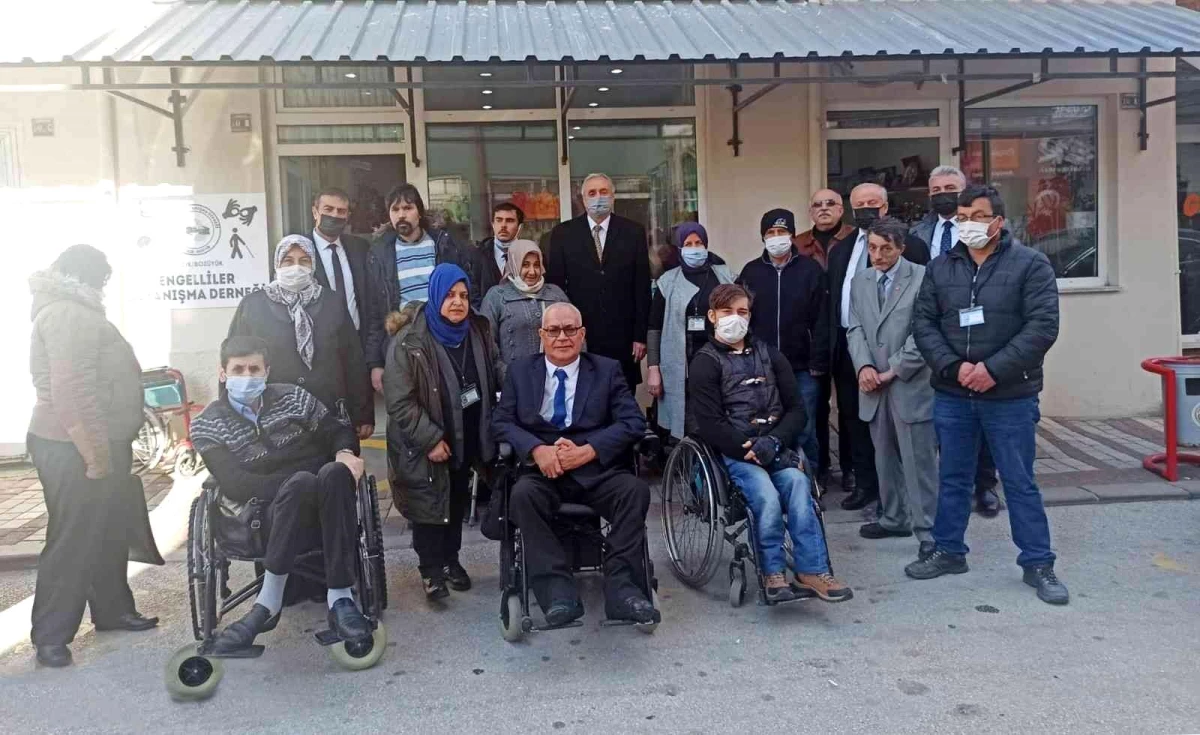 Başkan Bakkalcıoğlu Engelliler Derneğini ziyaret etti