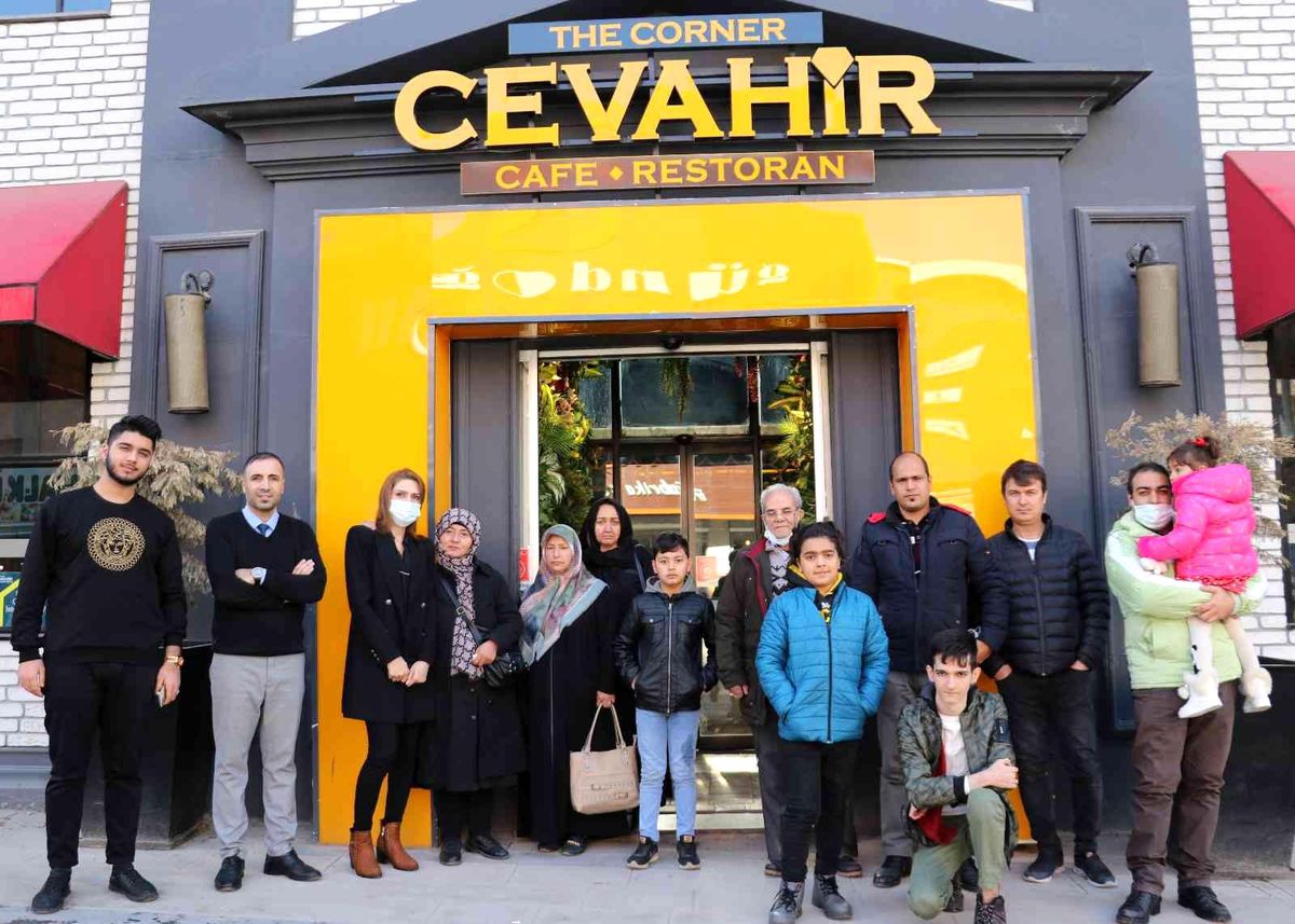 Cevahir Kafe Restoran engellileri ağırladı
