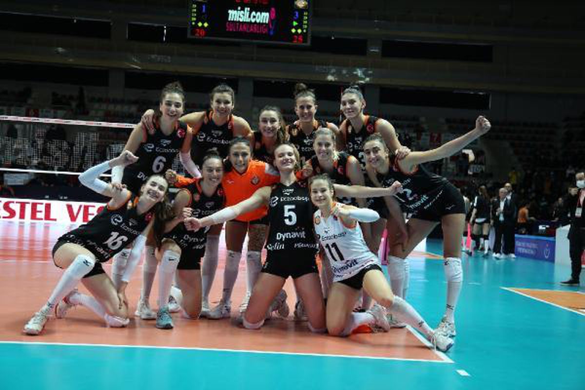 Eczacıbaşı Dynavit: 1-3