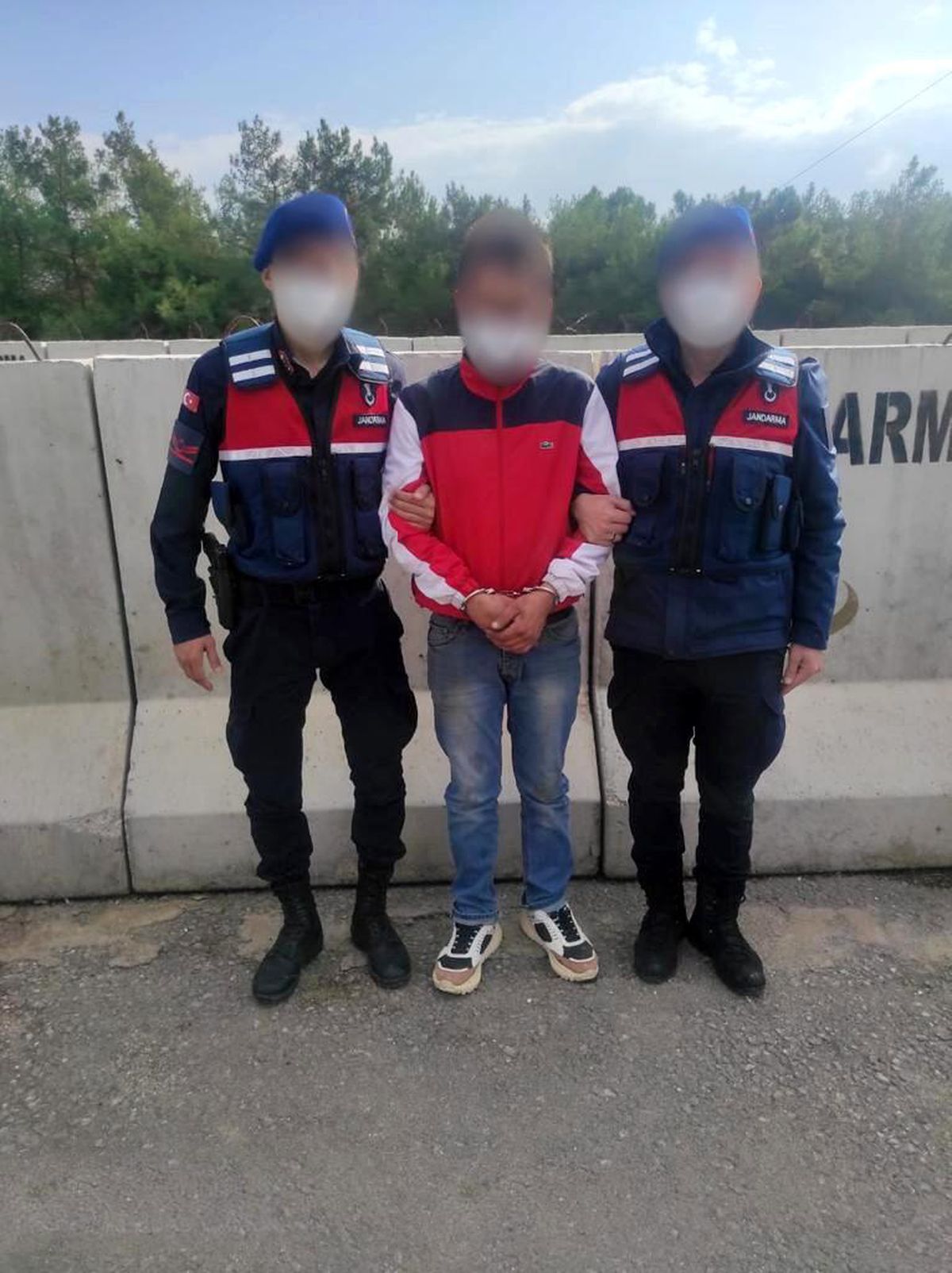 Elektrik kablolarını kesip çalan zanlı yakalandı