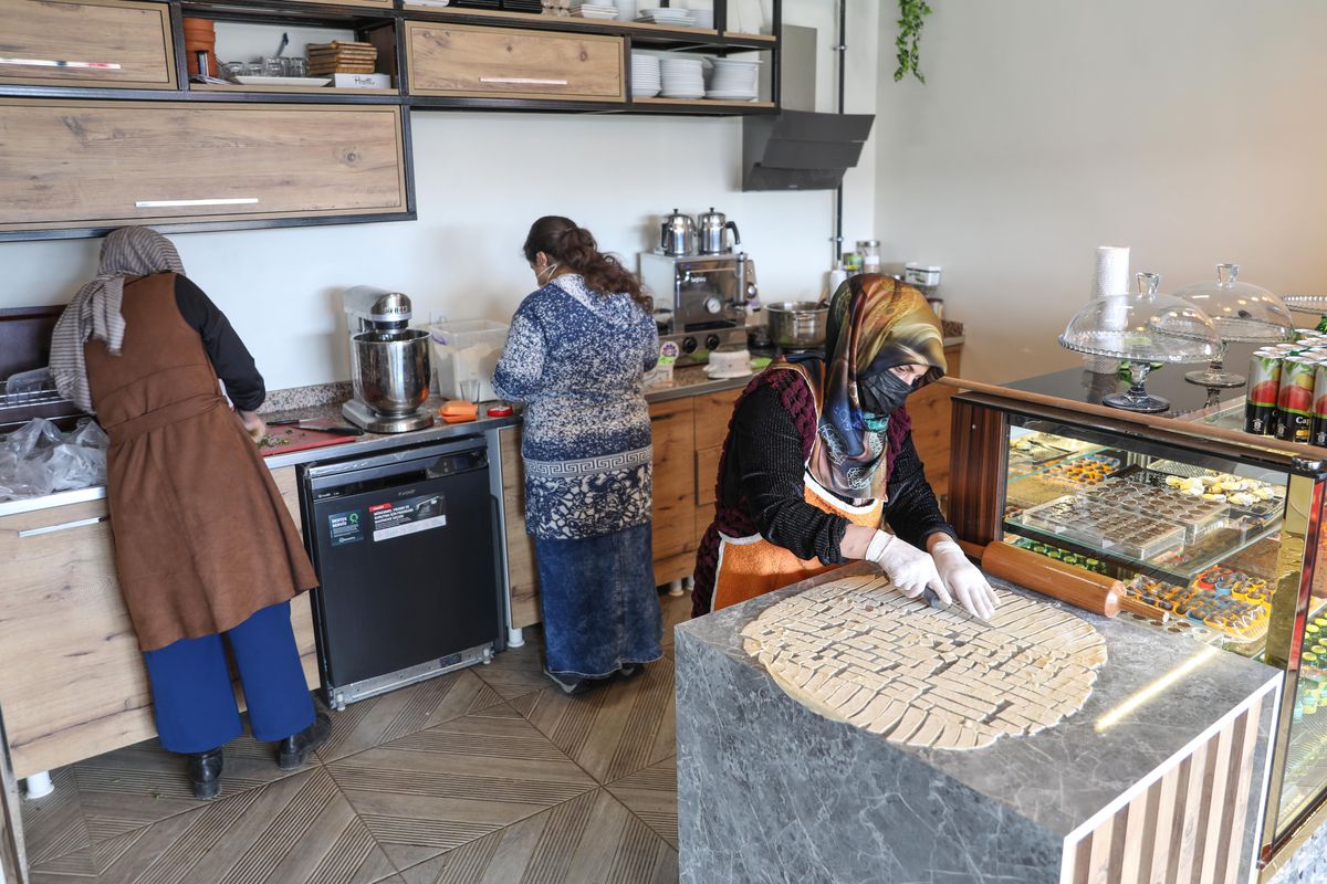 "Engelsiz Kafe" ile olumsuz algıları yıktılar