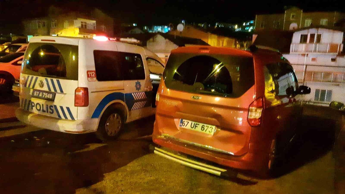 Ereğli\'de 4 aracın birbirine girdiği zincirleme trafik kazası