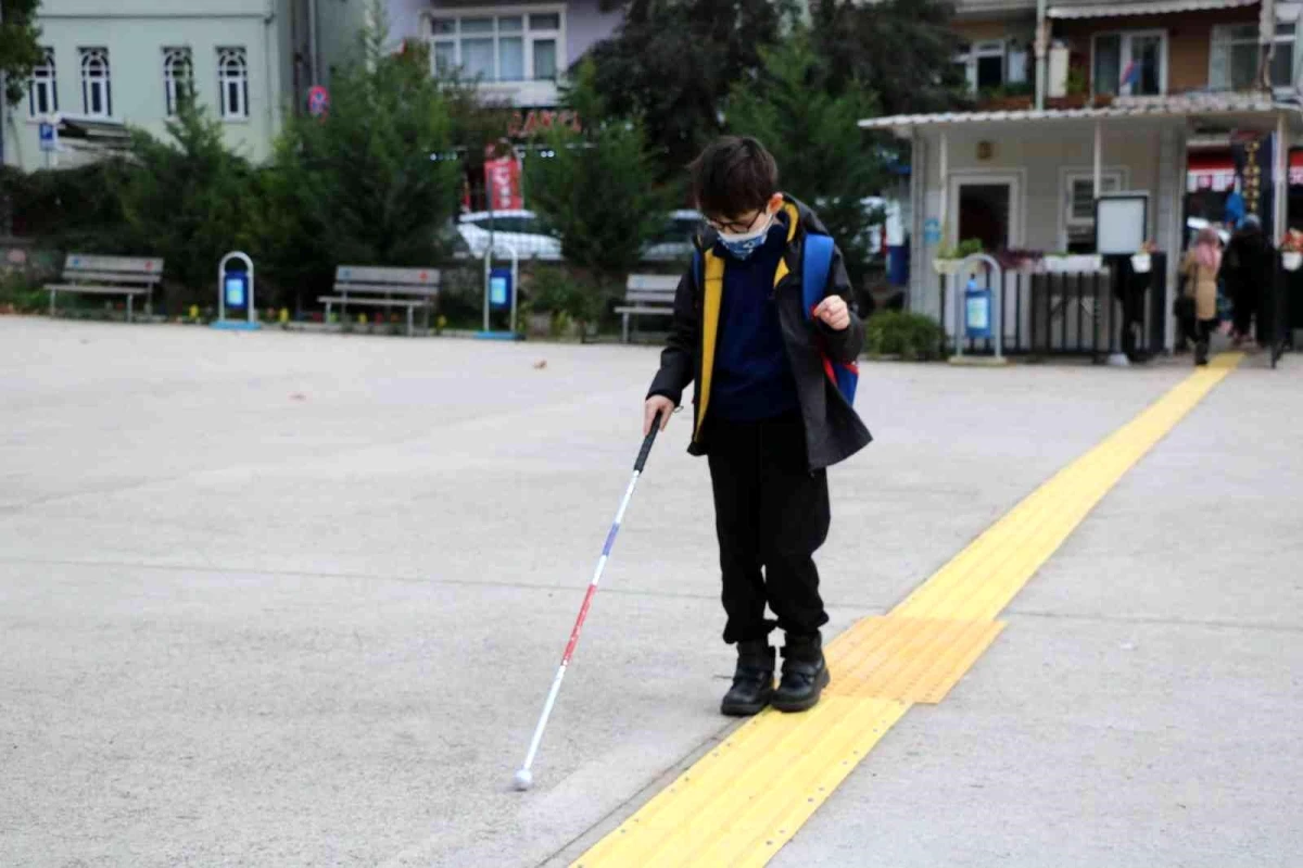 Görme engelli Fatih için okul bahçesine engelli yolu yapıldı