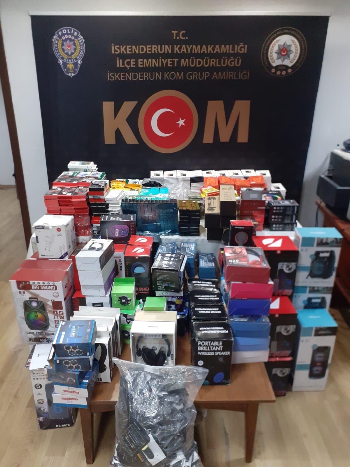 İskenderun\'da otomobilde gümrük kaçağı ürünler ele geçirildi