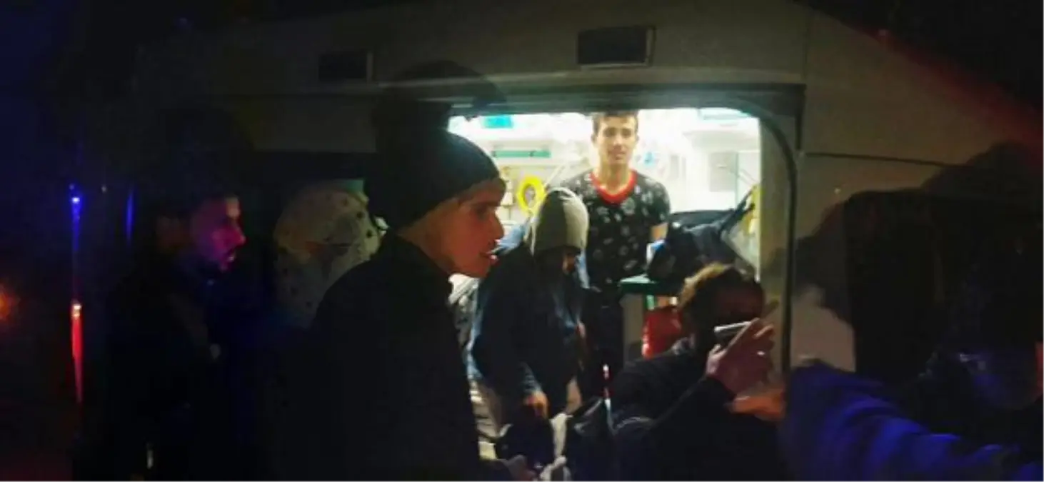 KAÇAK GÖÇMENLER, KIBRIS\'A GİTMEK İÇİN BİNDİKLERİ TEKNEDEN DENİZE ATILDI - YENİDEN