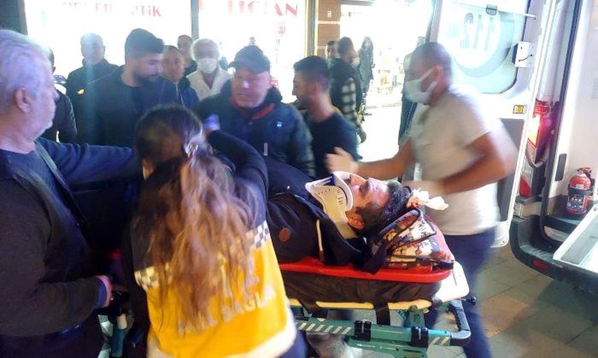 Kuşadası\'nda iki motosiklet çarpıştı: 1 yaralı