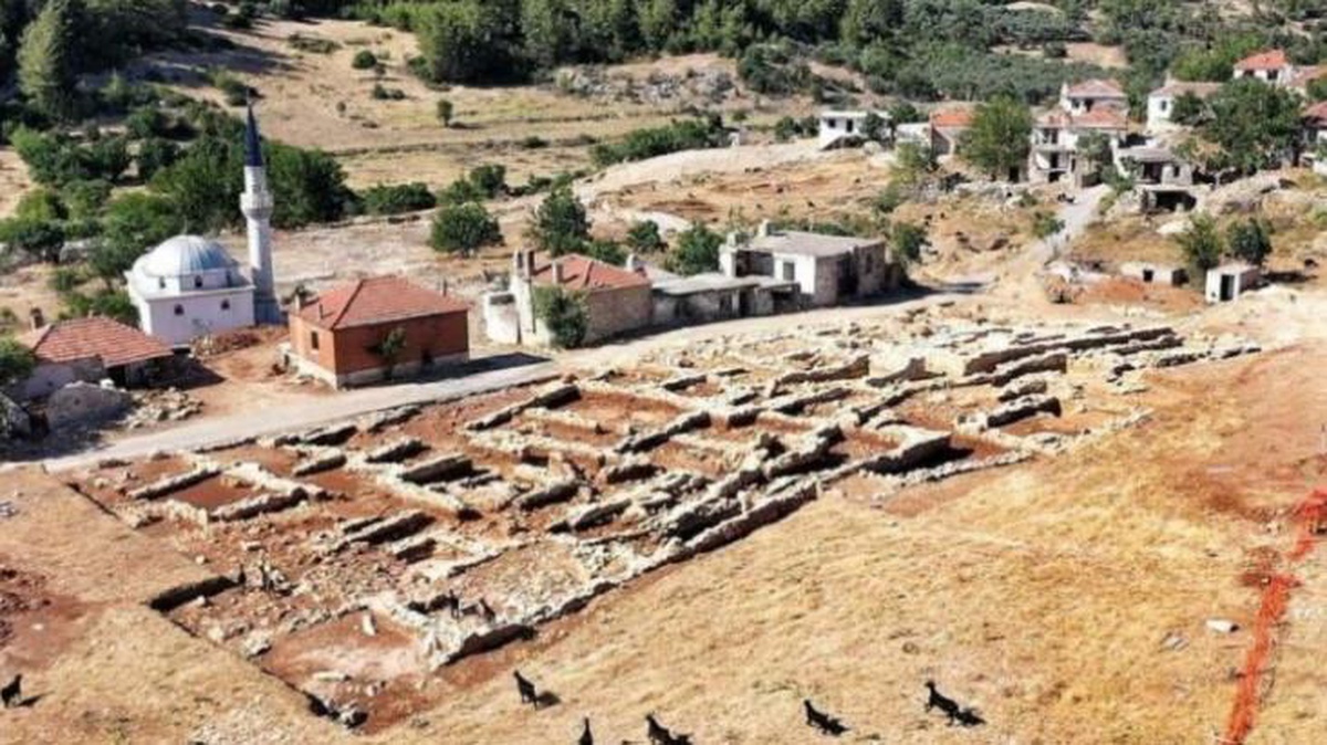 Muğla\'da üzen olay! Maden için cami ve kiliseyi yıktılar
