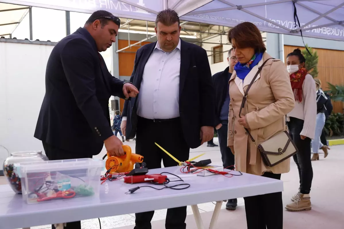 Seferihisar Belediyesi Bilim Şenliği başladı"