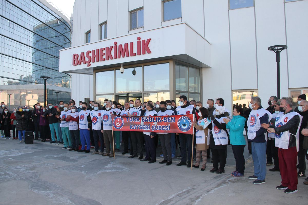 Türk Sağlık-Sen, doktorlara yapılan iyileştirmenin tüm sağlık çalışanlarını kapsamasını istedi