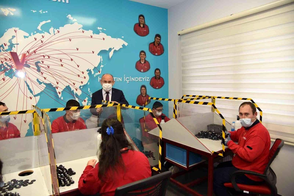 Vali Karadeniz, Manisa OSB Zihinsel Engelliler Korumalı İşyerini Ziyaret Etti