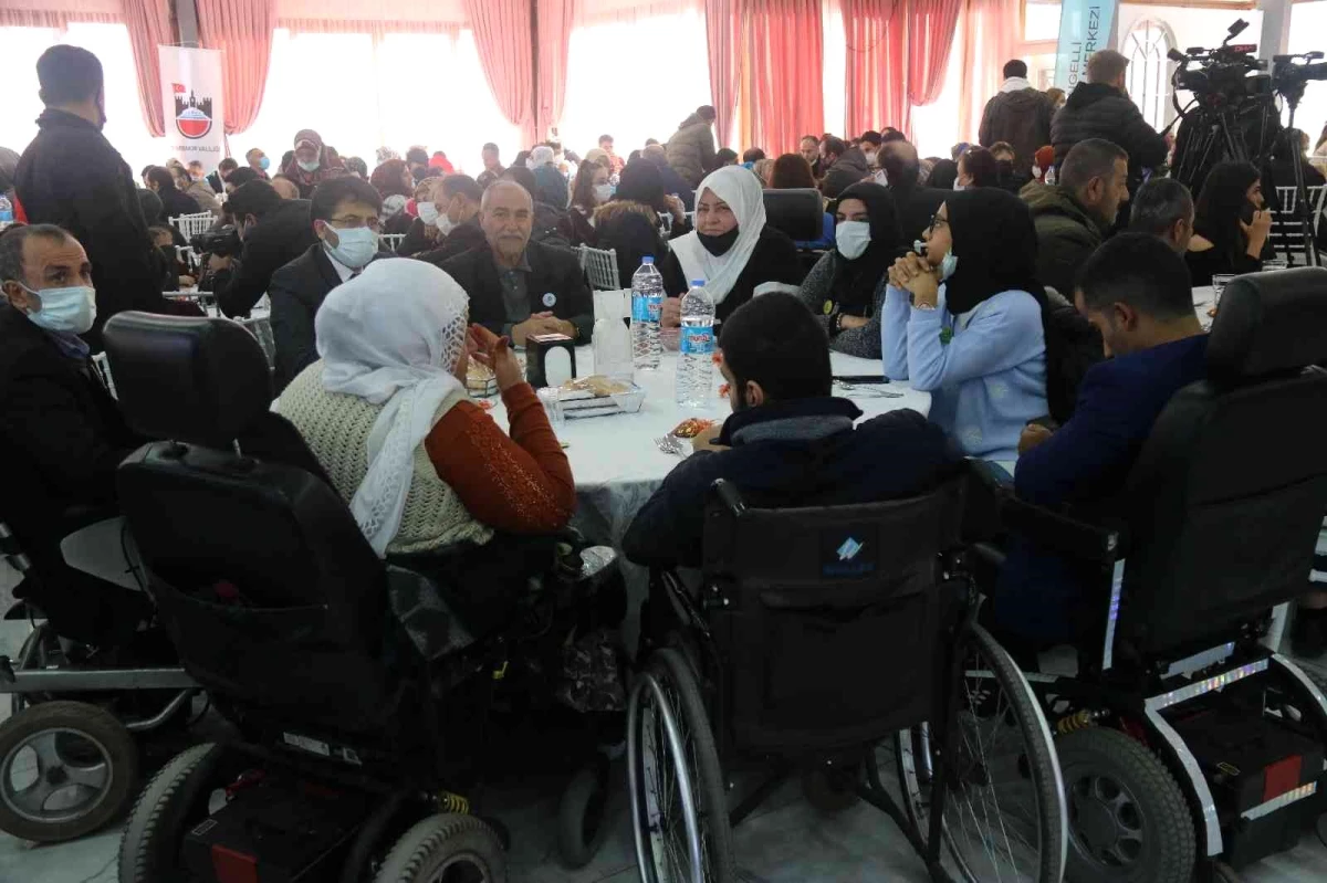 Vali Karaloğlu engelli vatandaşlar ve aileleriyle bir araya geldi