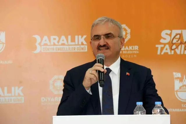 Vali Karaloğlu, engelli vatandaşlar ve aileleriyle bir araya geldi - Son Dakika